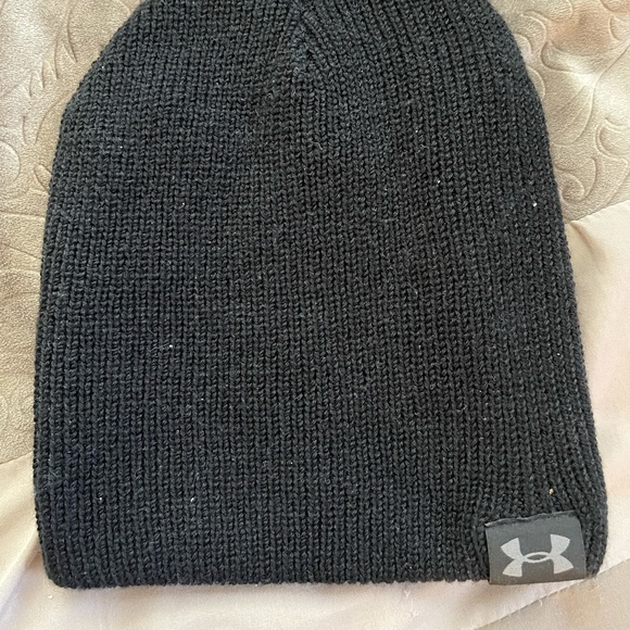 Under Armour Other - Preowned Under Armour Beanie